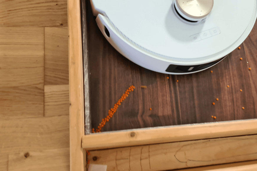 Уборка углов Dreame L20 Ultra.